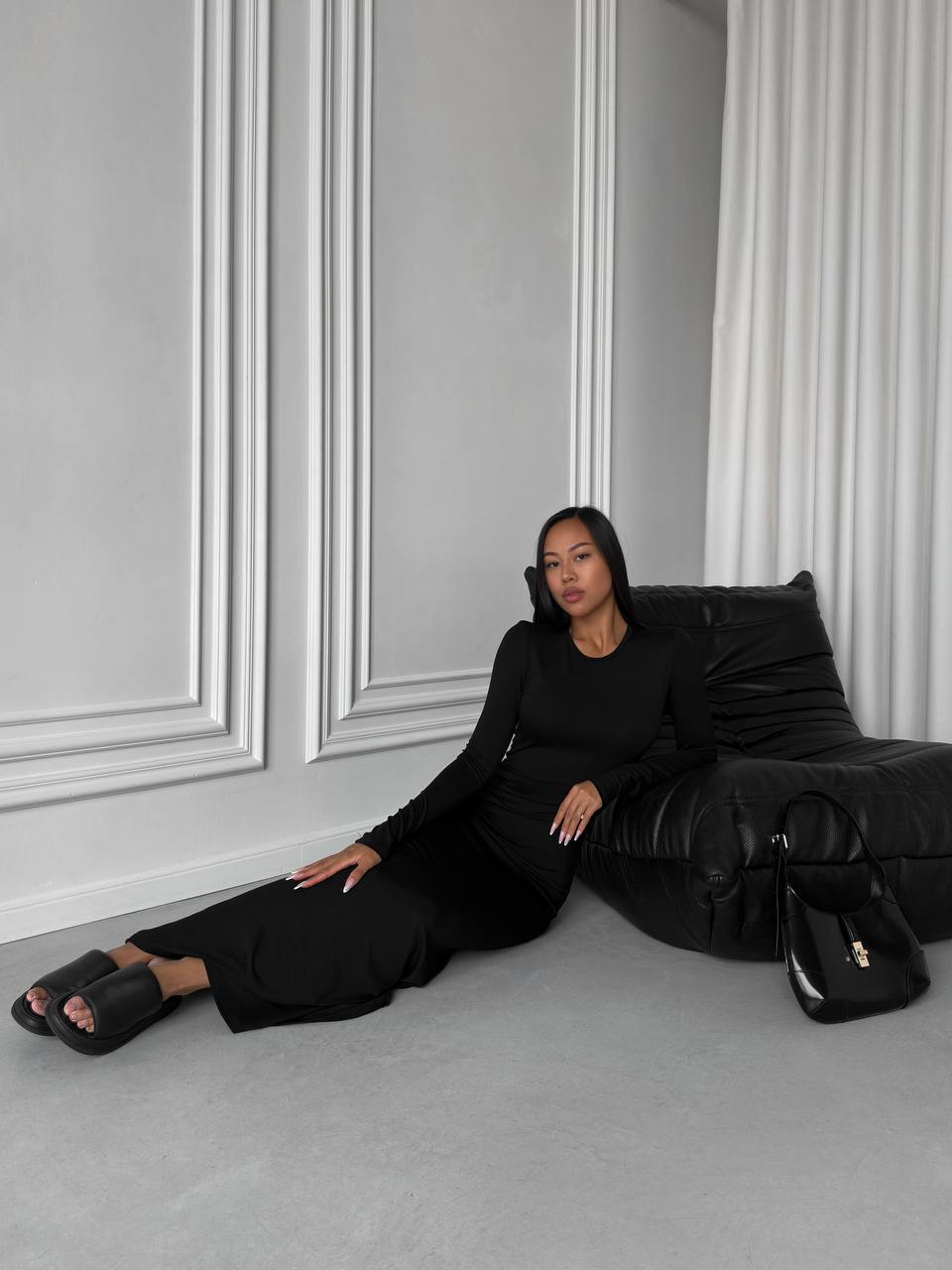 Длинное платье-футляр черного цвета 29559