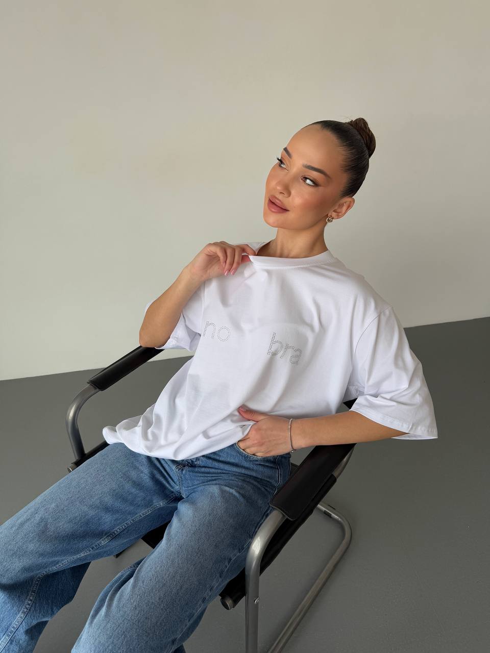 Бавовняна базова футболка молочного кольору 31784