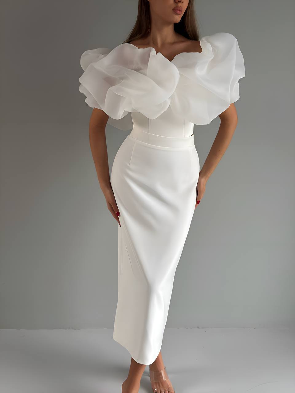 Классическая юбка-карандаш миди молочного цвета 33980