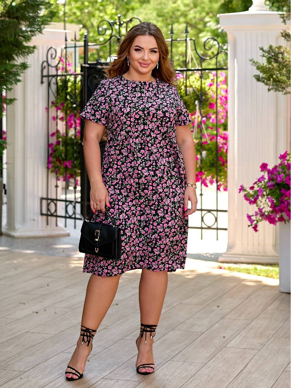 Классическое платье миди с поясом черного цвета 33899