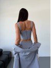 Класичний жiночий костюм тройка з топом сiрого кольору 34249