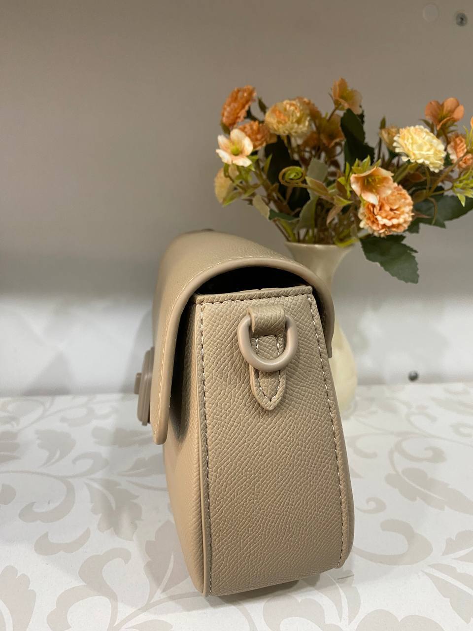 Класична жіноча сумка з еко-шкіри бежевого кольору 31929