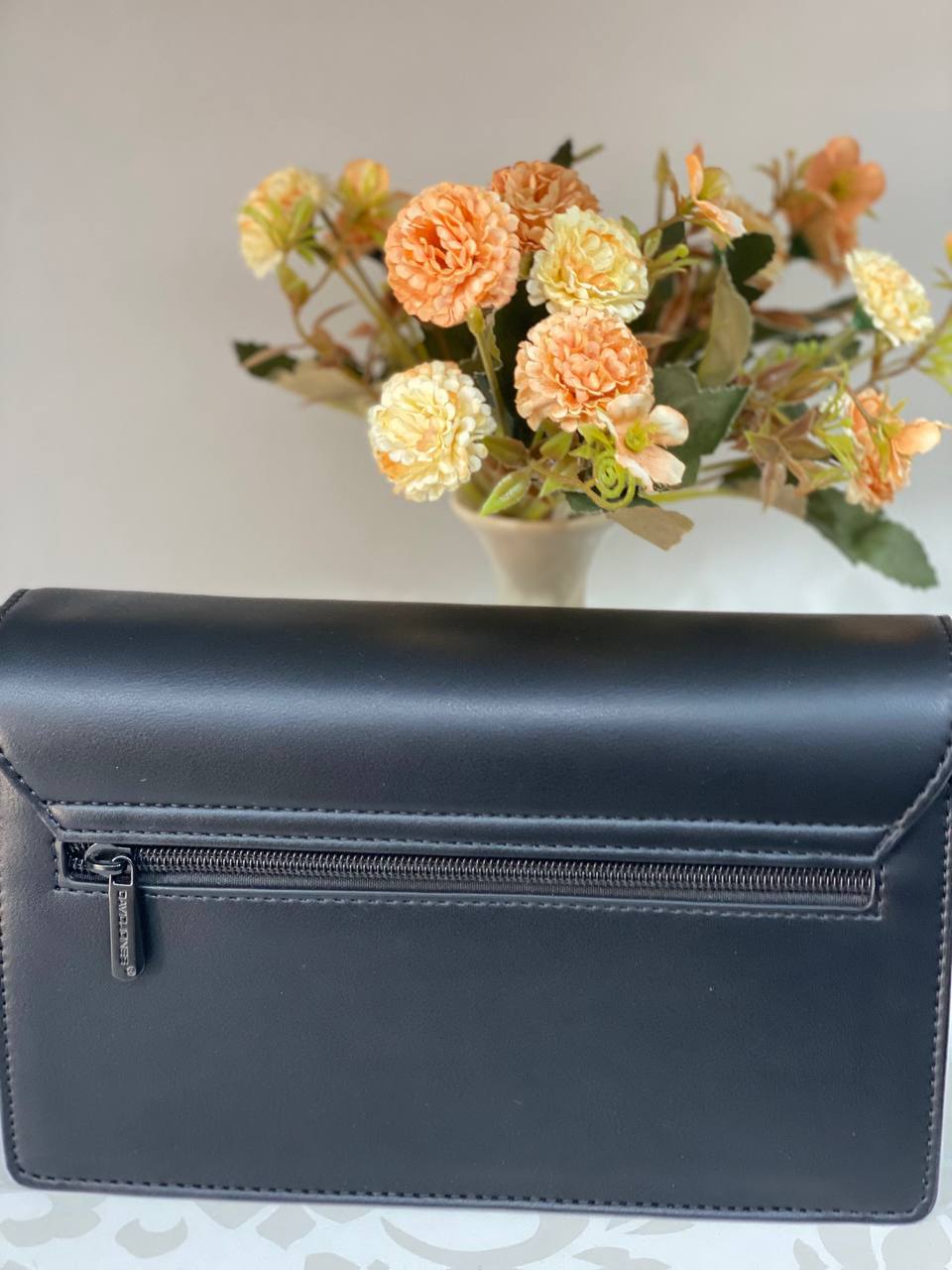 Класична жіноча сумка з еко-шкіри через плече чорного кольору 31932