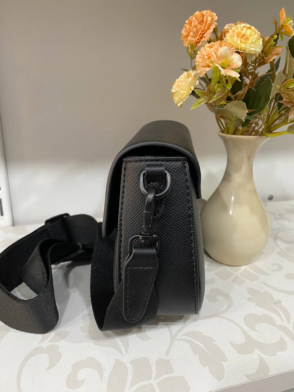 Классическая женская сумка из эко-кожи черного цвета 31931