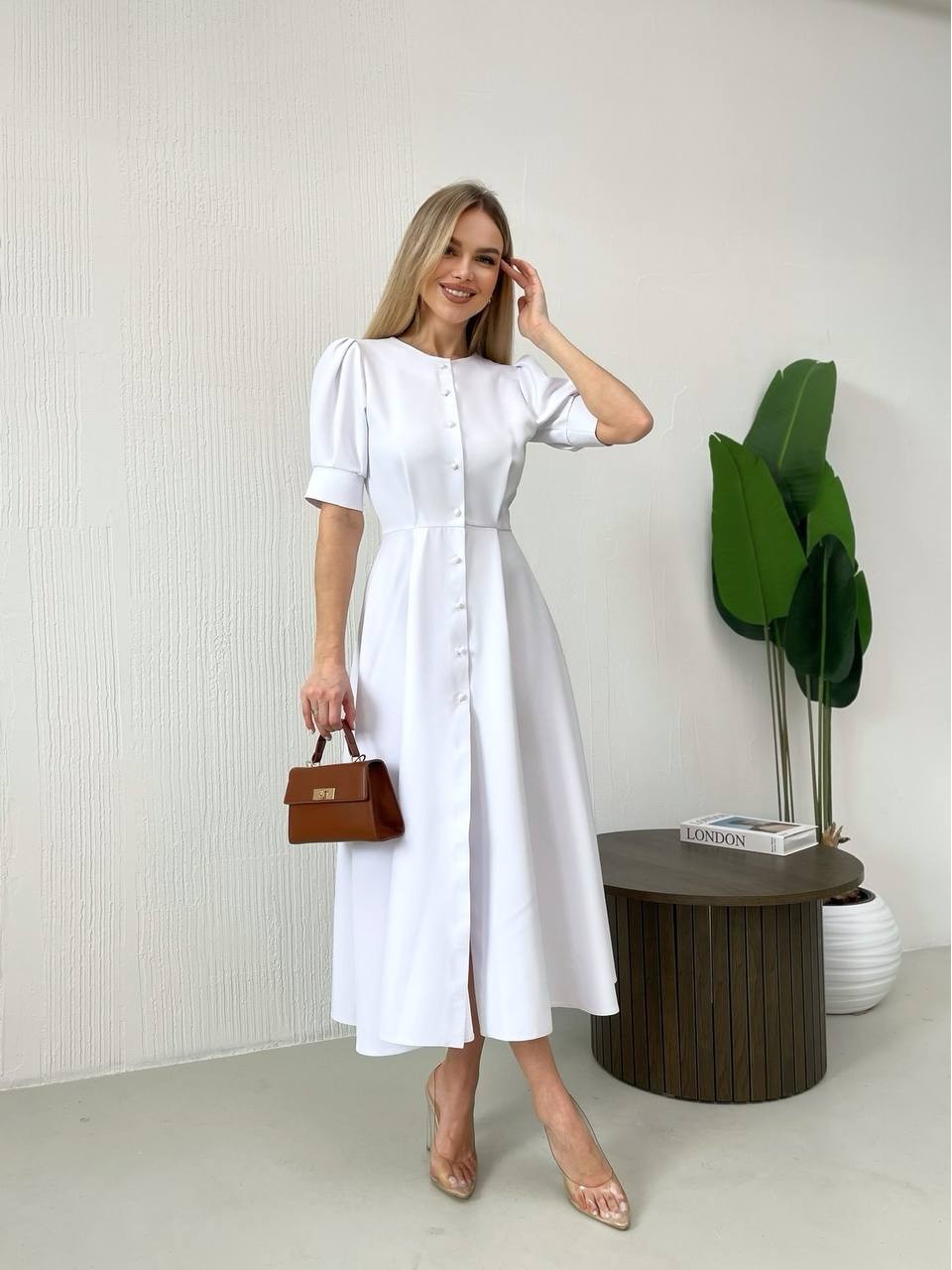 Класична сукня міді на ґудзиках бiлого кольору 31917
