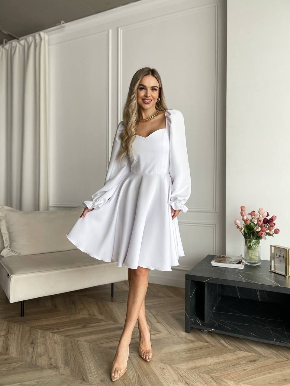 Классическое платье мини белого цвета 30911