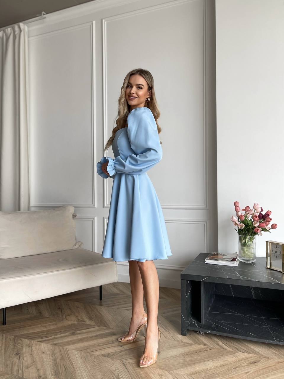 Классическое платье мини голубого цвета 30908