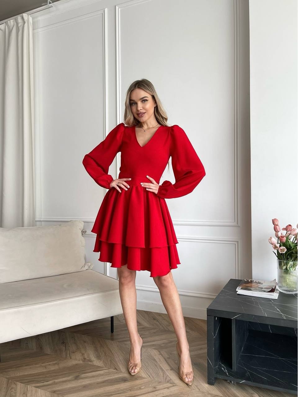 Классическое платье мини с двойной юбкой красного цвета 31042