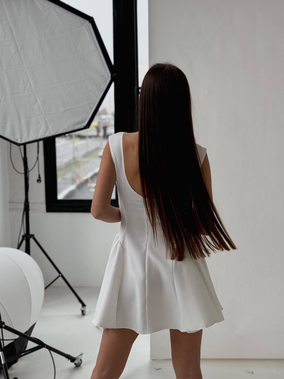 Коктельное платье клеш молочного цвета 32731