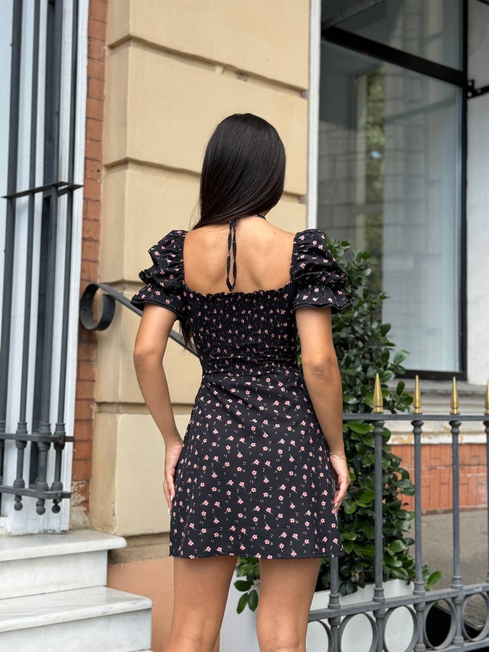 Короткое платье с разрезом черного цвета 32093