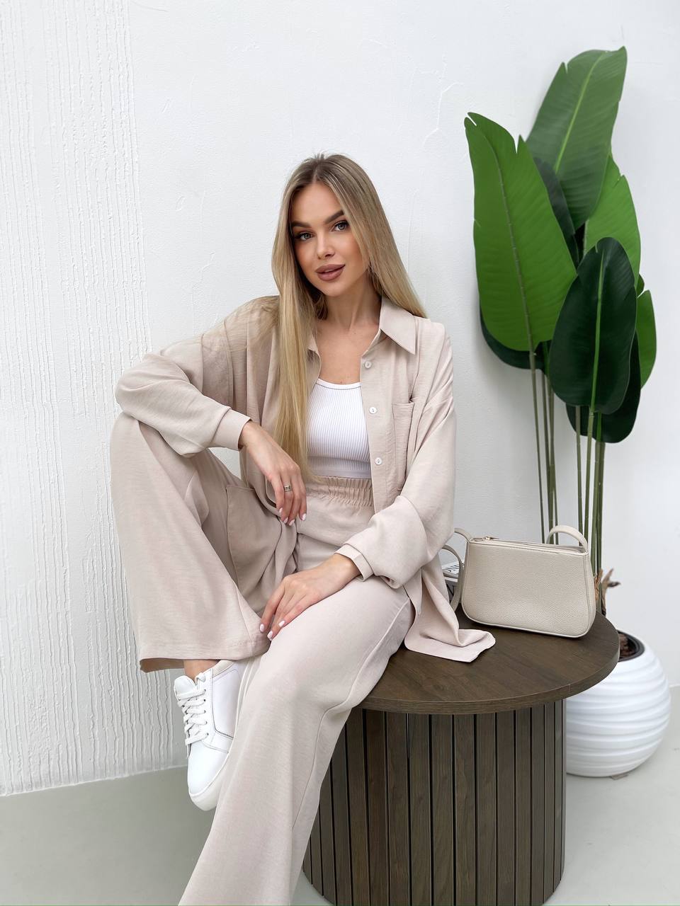 Костюм-двійка бежевого кольору 24680