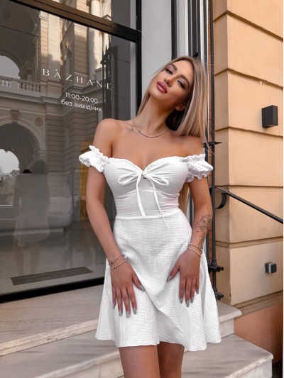 Легка літня сукня міні білого кольору 33720