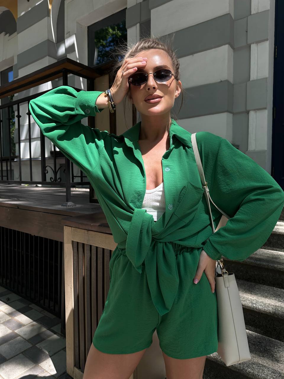 Легкий костюм 2-ка с шортами зеленого цвета 28905