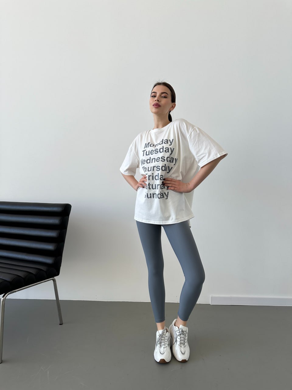 Легкий спортивний комплект (лосини+футболка) сiрого кольору 31623