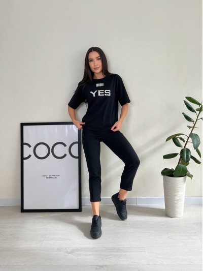 Легкий спортивний костюм чорного кольору 27642