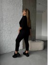 Легкий спортивний костюм чорного кольору 30942