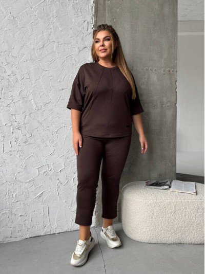 Легкий спортивний костюм коричневого кольору 30943