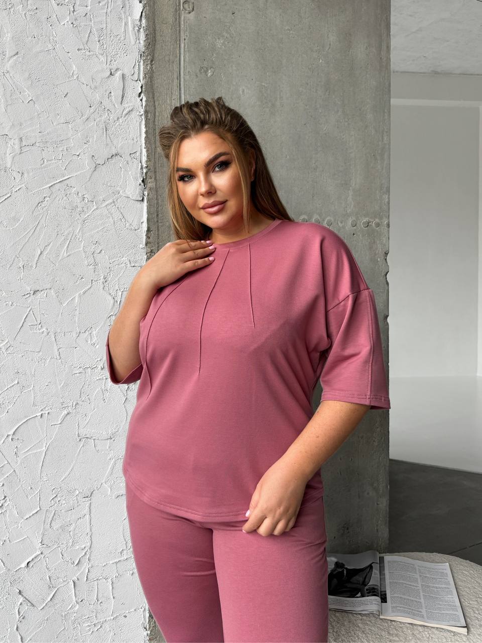 Легкий спортивний костюм пудрового кольору 30945