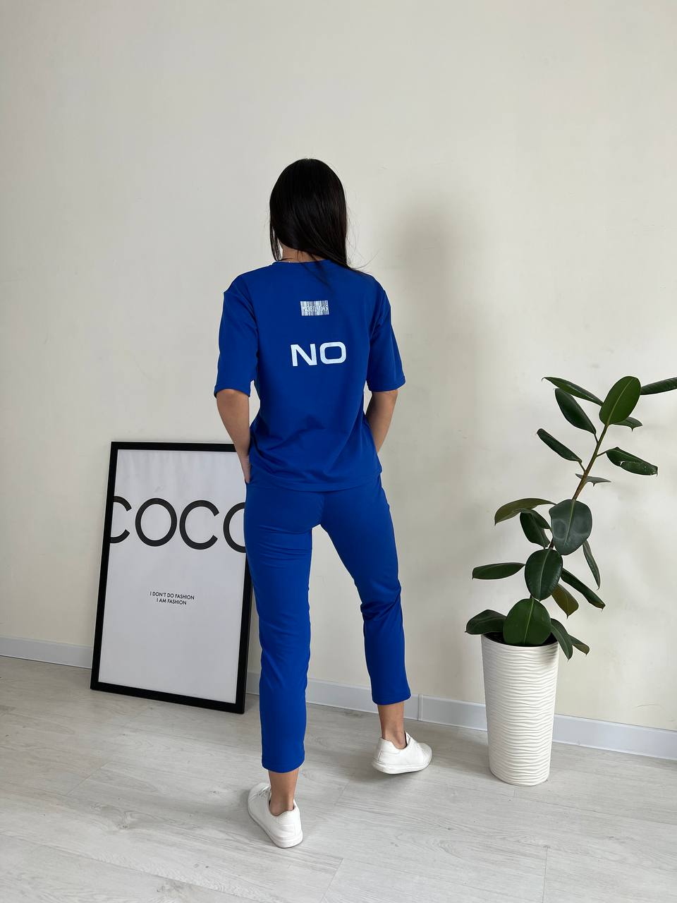 Легкий спортивный костюм цвета электрик 27645