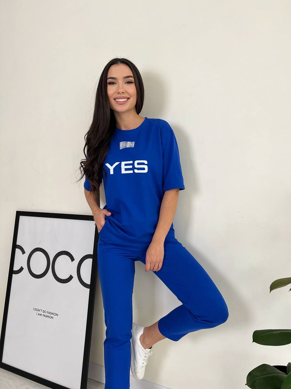 Легкий спортивный костюм цвета электрик 27645