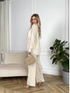 Легкий жіночiй класичний костюм бежевого кольору 30846
