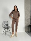 Легкий костюм для жінок кавового кольору 30838