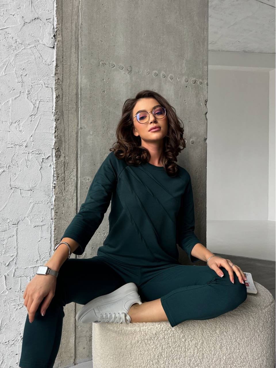 Легкий спортивний костюм для жінок смарагдового кольору 30831