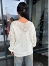 Легкий жіночий светр із вирізом молочного кольору 31729