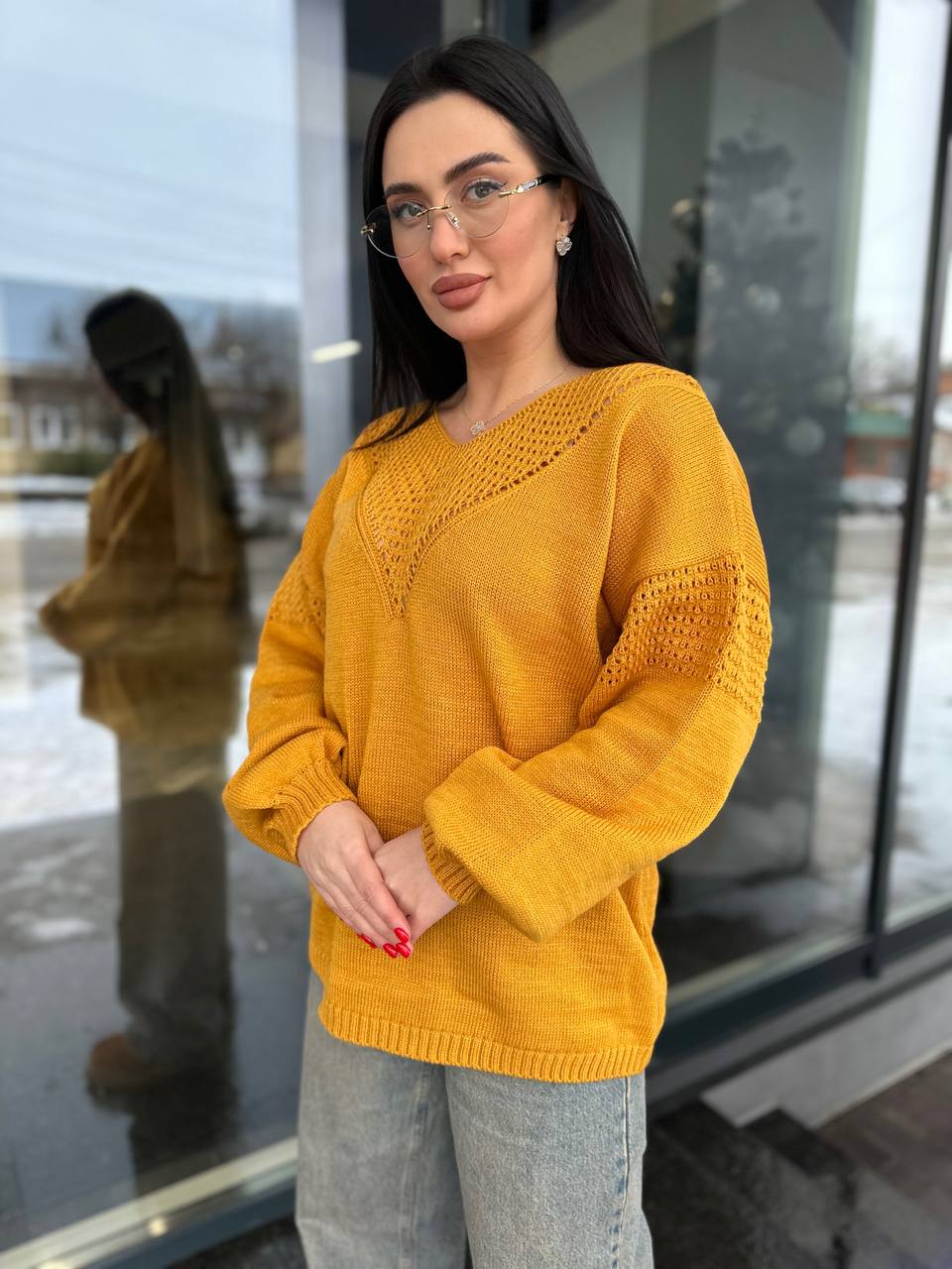 Легкий жіночий светр із вирізом помаранчевого кольору 31726