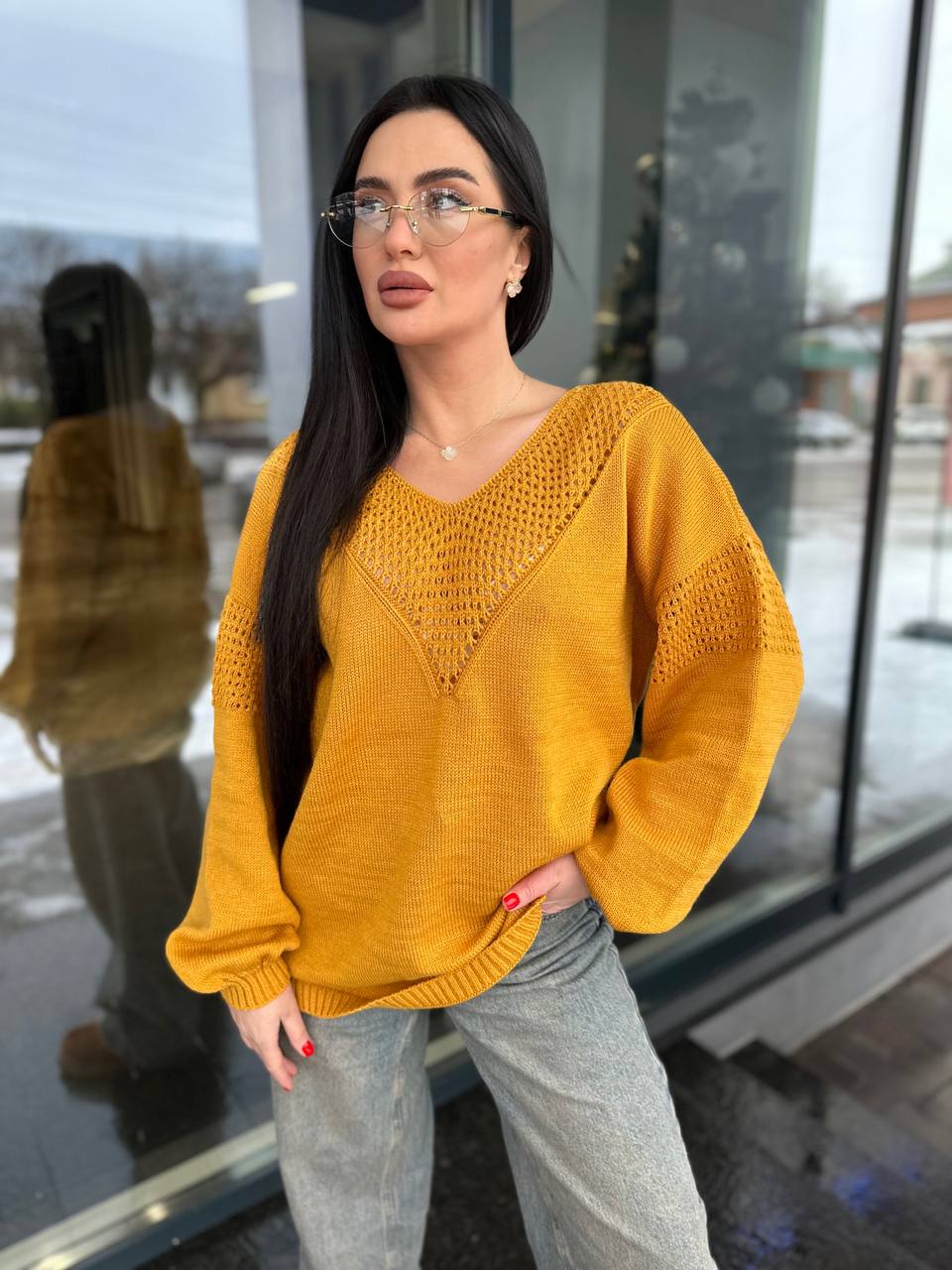 Легкий жіночий светр із вирізом помаранчевого кольору 31726