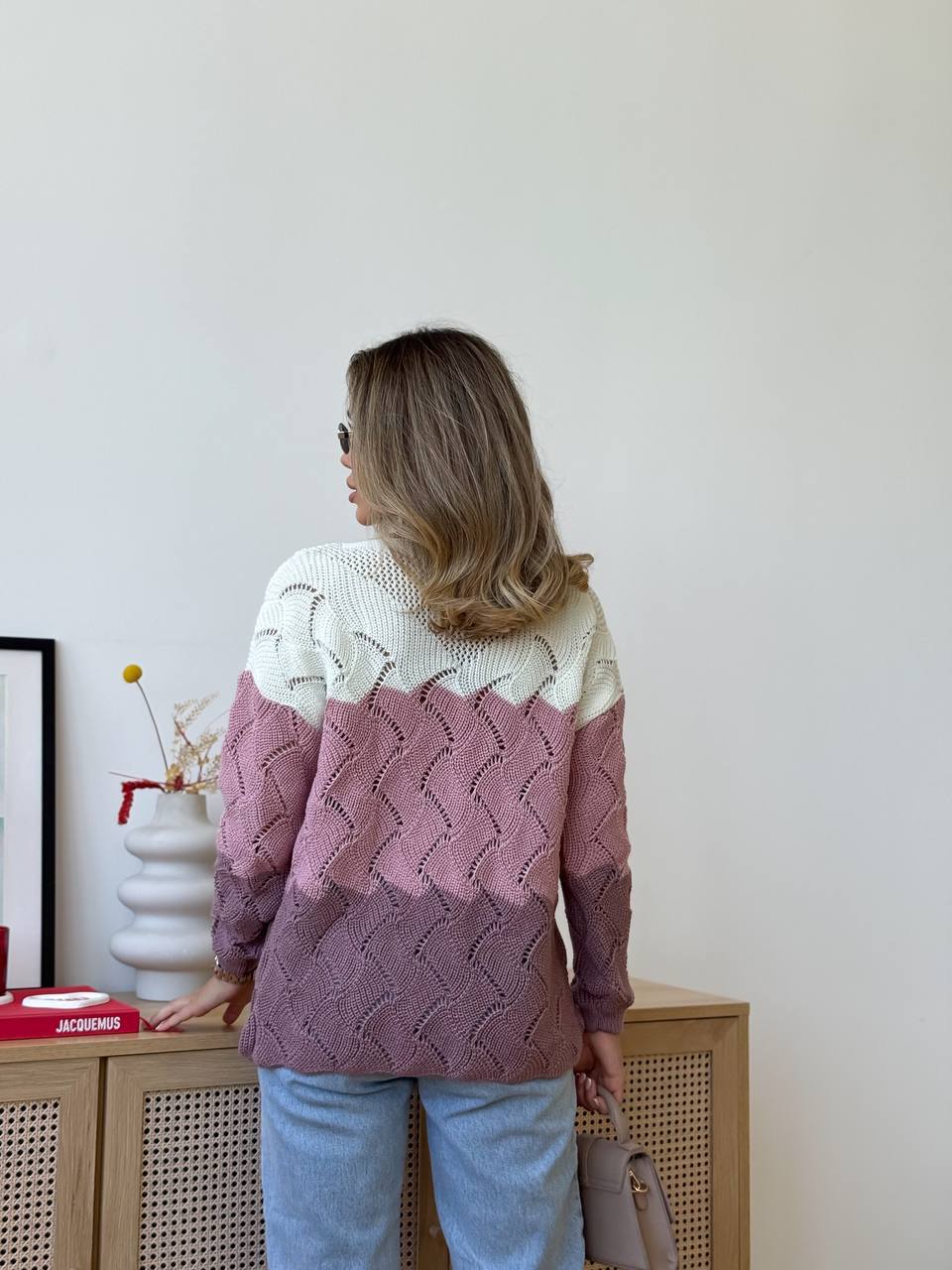 Легкий женский свитер пудрового цвета 34006