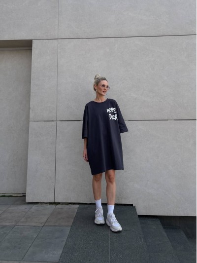 Легкое платье-футболка с рисунком графитового цвета 32123