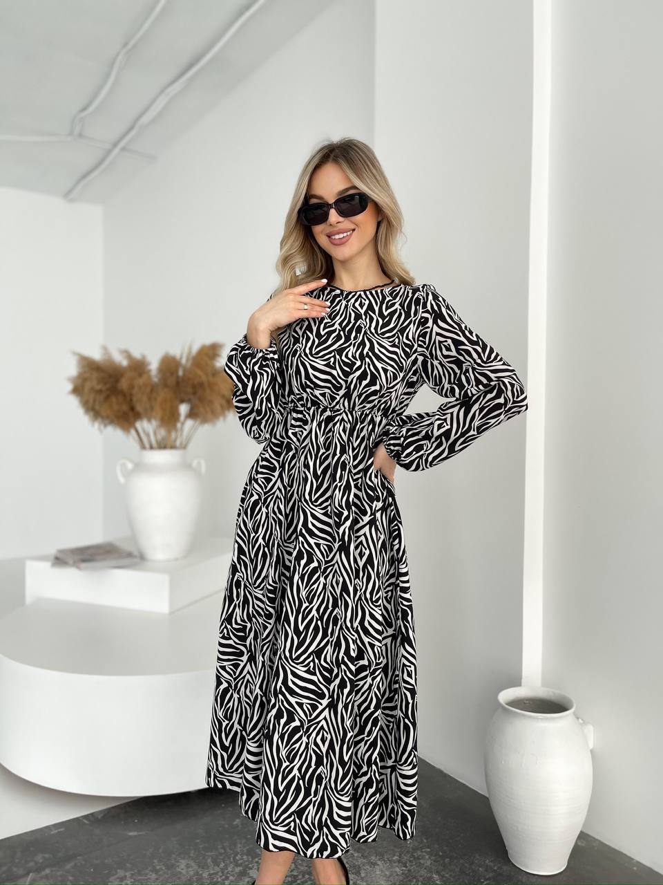 Легка сукня міді зебра чорного кольору 31969