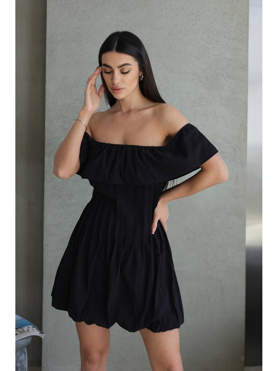 Легка сукня міні чорного кольору 32938
