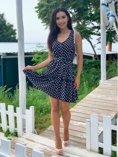 Легкое платье мини в горох черного цвета 32400