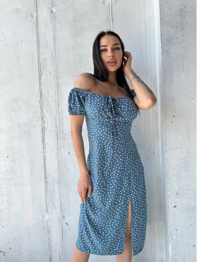 Легка сукня з розрізом у горох блакитного кольору 32718