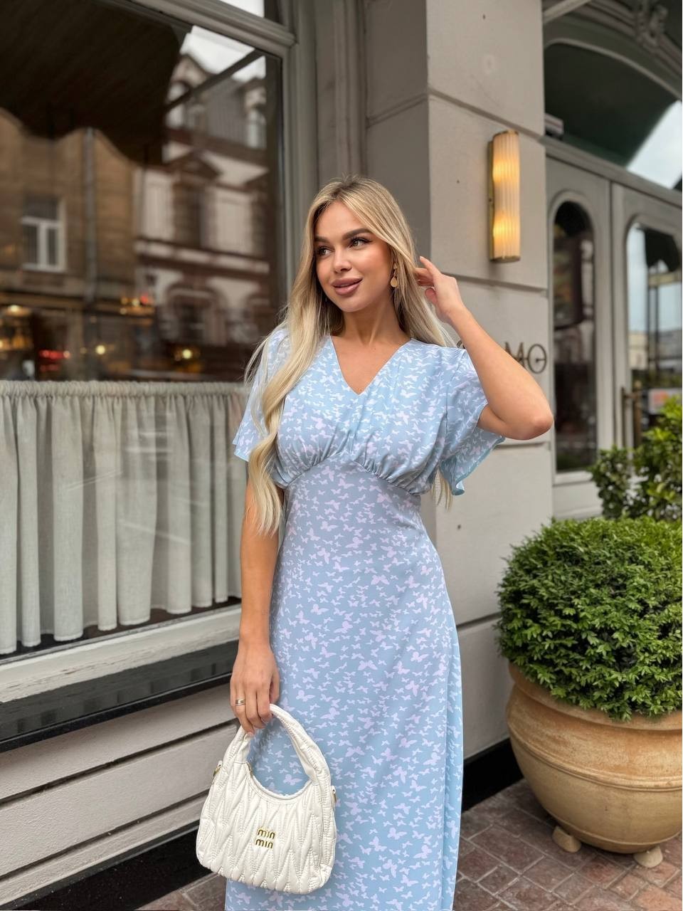 Літня сукня міді блакитного кольору 33377