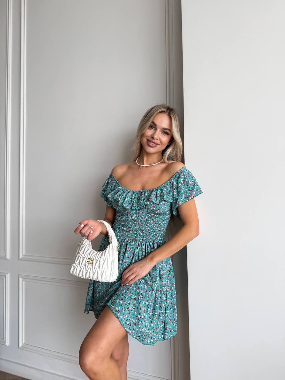 Летнее платье мини фисташкового цвета 33478