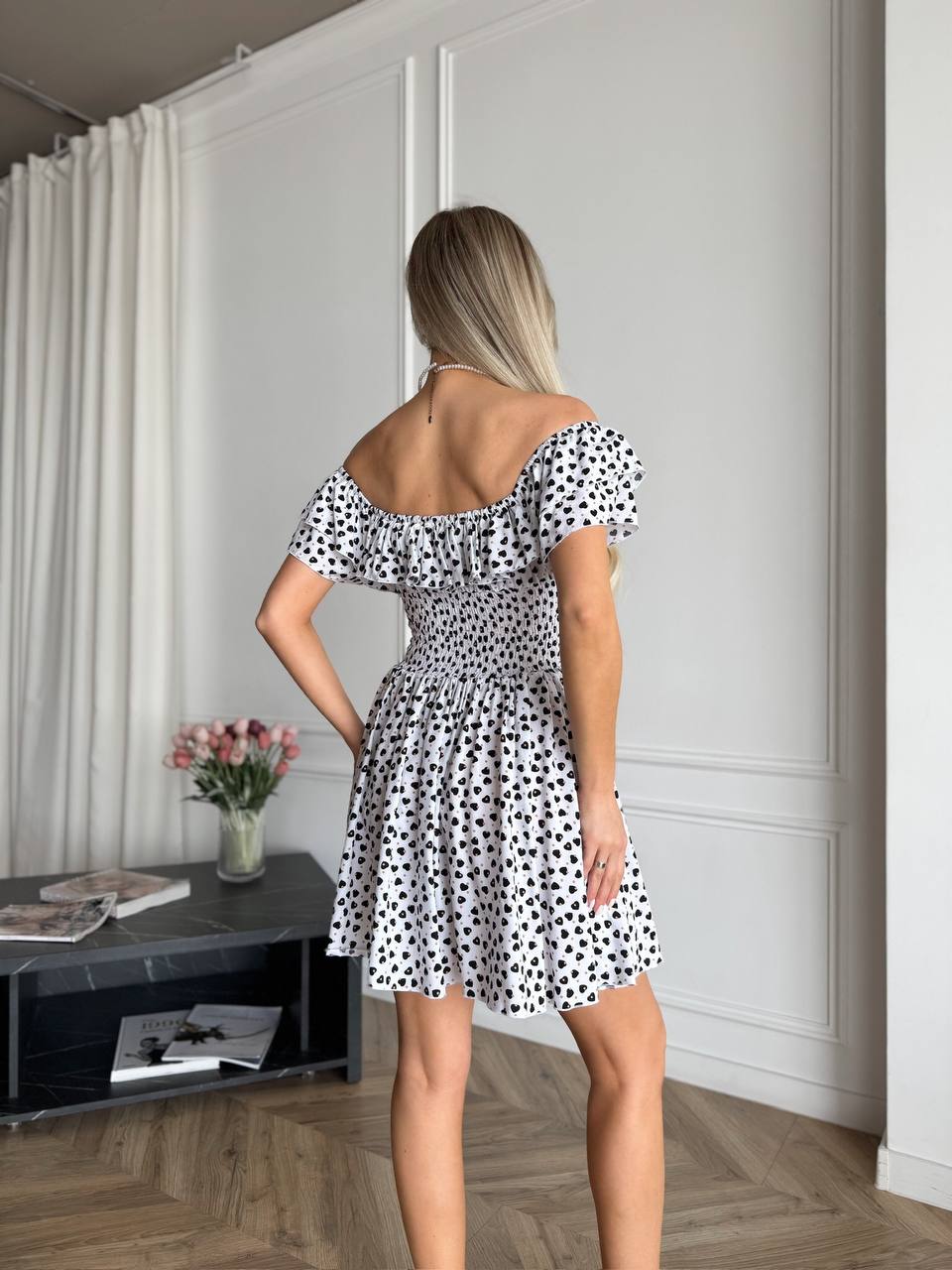 Летнее платье мини молочного цвета 33475