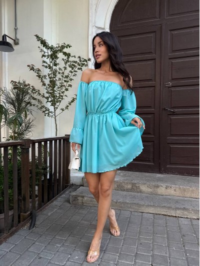 Летнее платье с открытыми плечами бирюзового цвета 33514