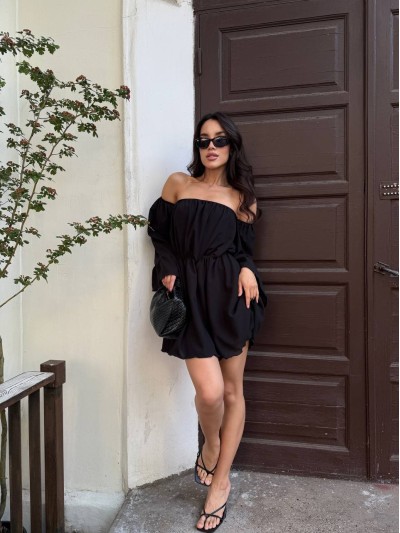 Летнее платье с открытыми плечами черного цвета 33515