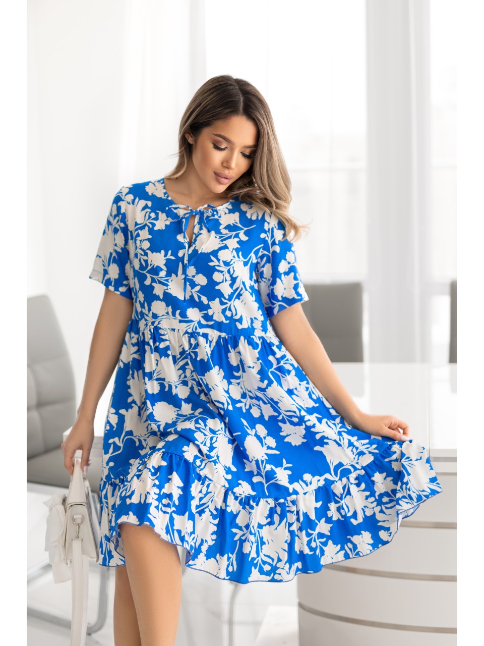 Летнее платье свободного кроя в цветок синего цвета 33217