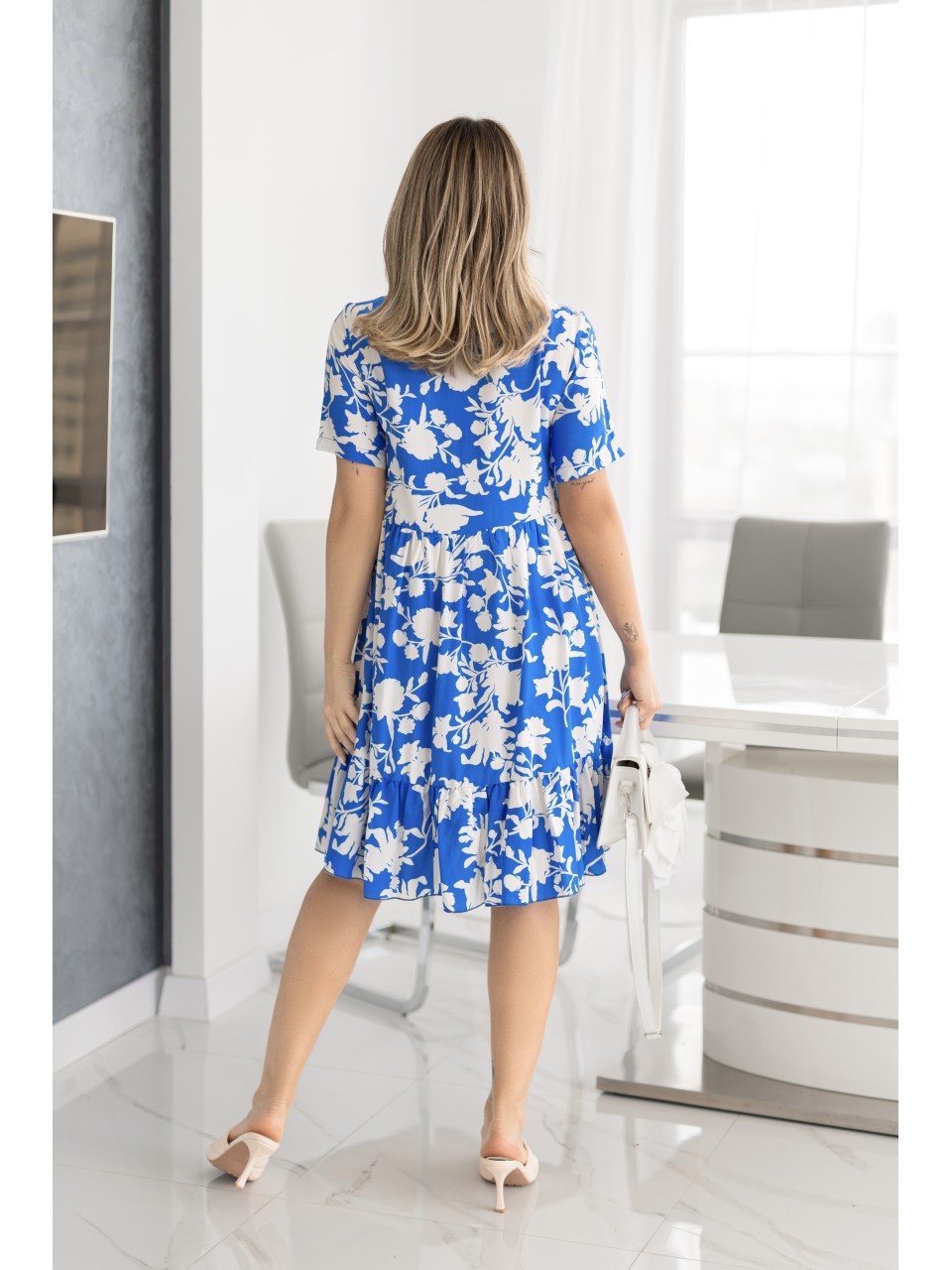 Летнее платье свободного кроя в цветок синего цвета 33217