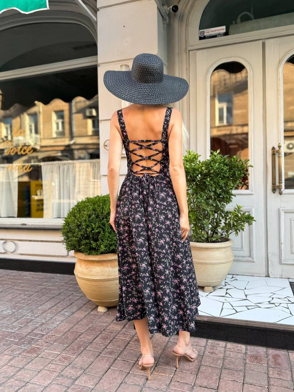 Летнее платье миди с открытой спинкой черного цвета 33640