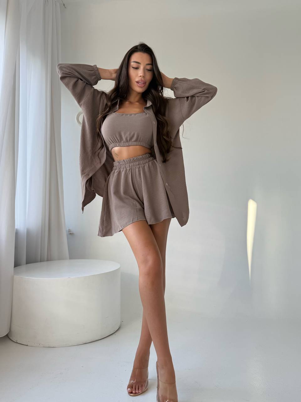 Літній жіночий костюм 3-ка коричневого кольору 33793