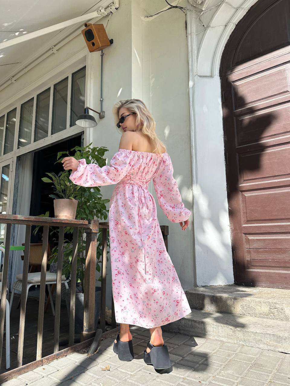 Літня сукня міді на зав'язках рожевого кольору 33618