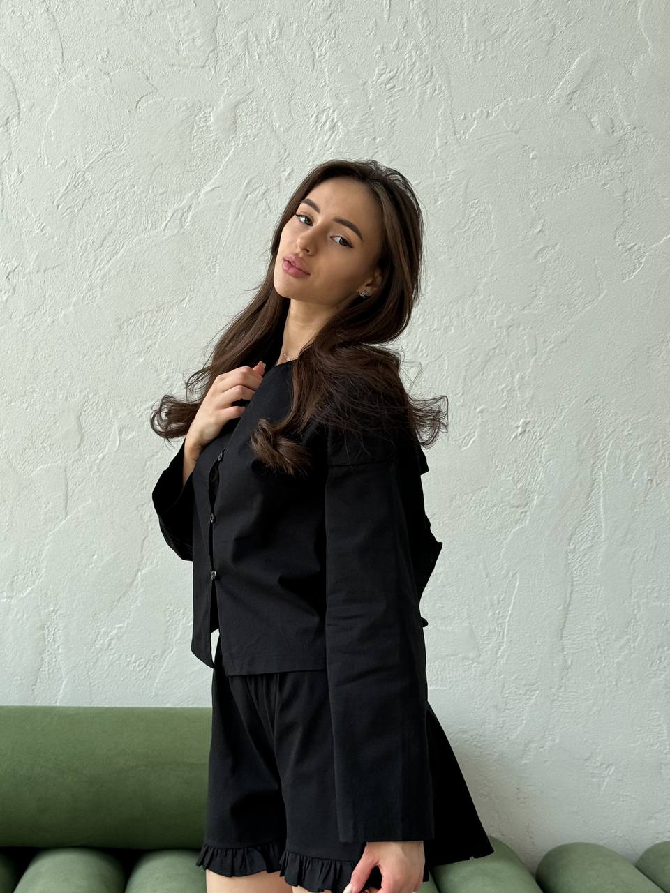 Льняний костюм 2-ка шорти+сорочка чонрого кольору 28217