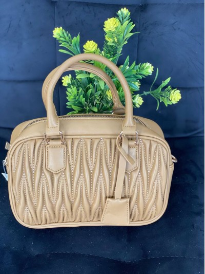 Маленька жіноча сумка із жатої еко-шкіри кавового кольору 32058