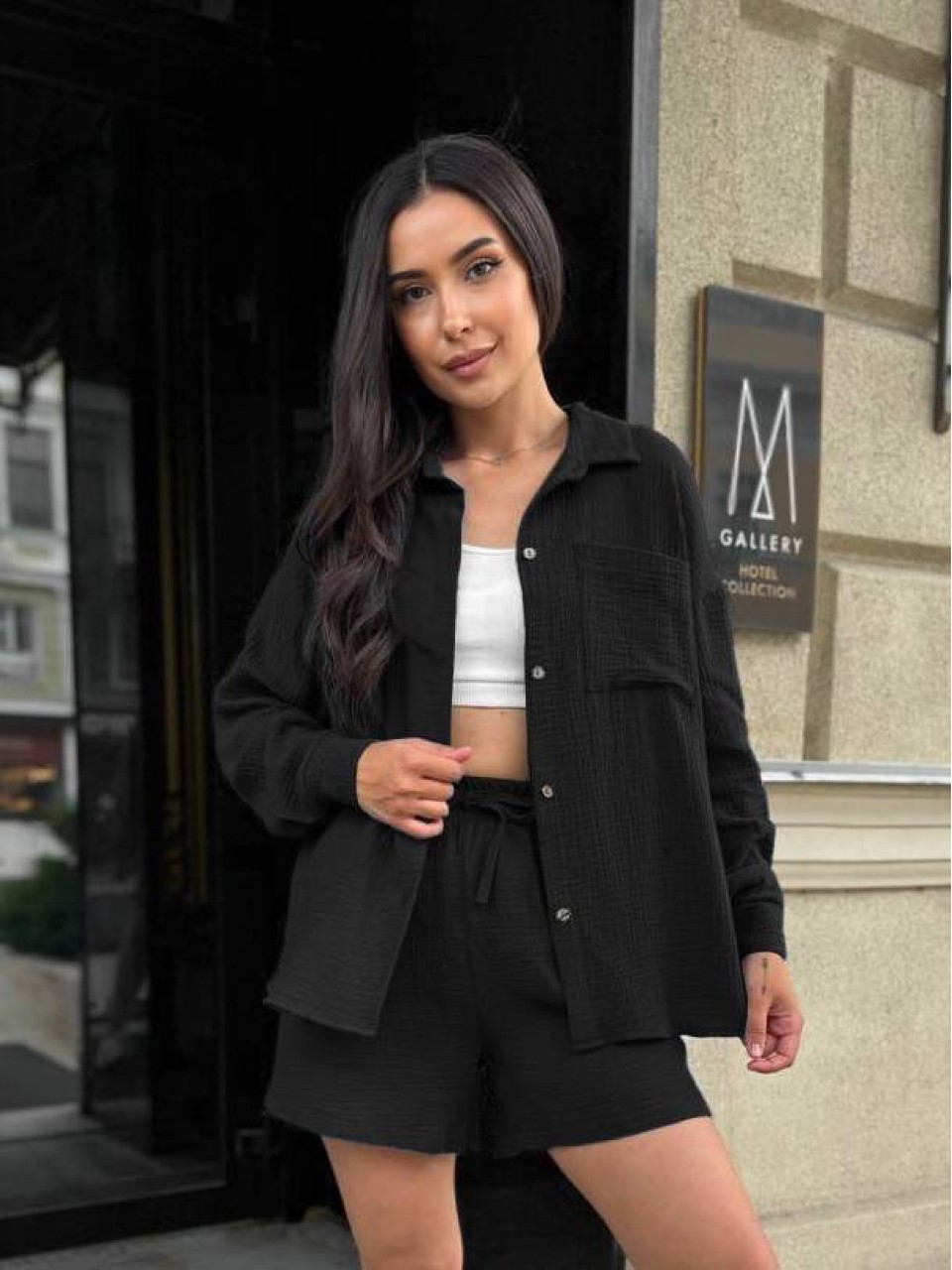 Мусліновий костюм із шортами чорного кольору 33679