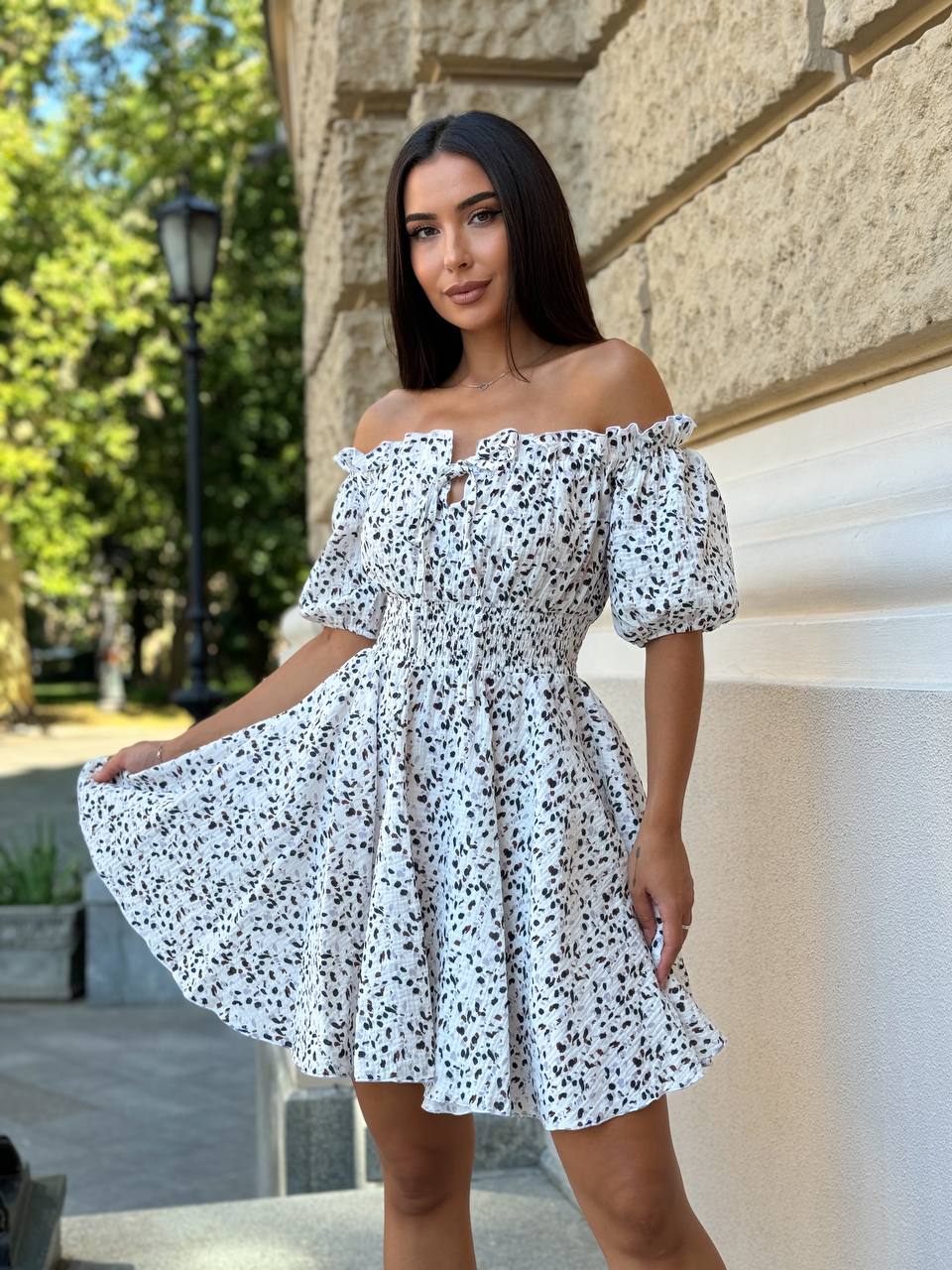 Муслиновое платье мини в черный цветок молочного цвета 31693